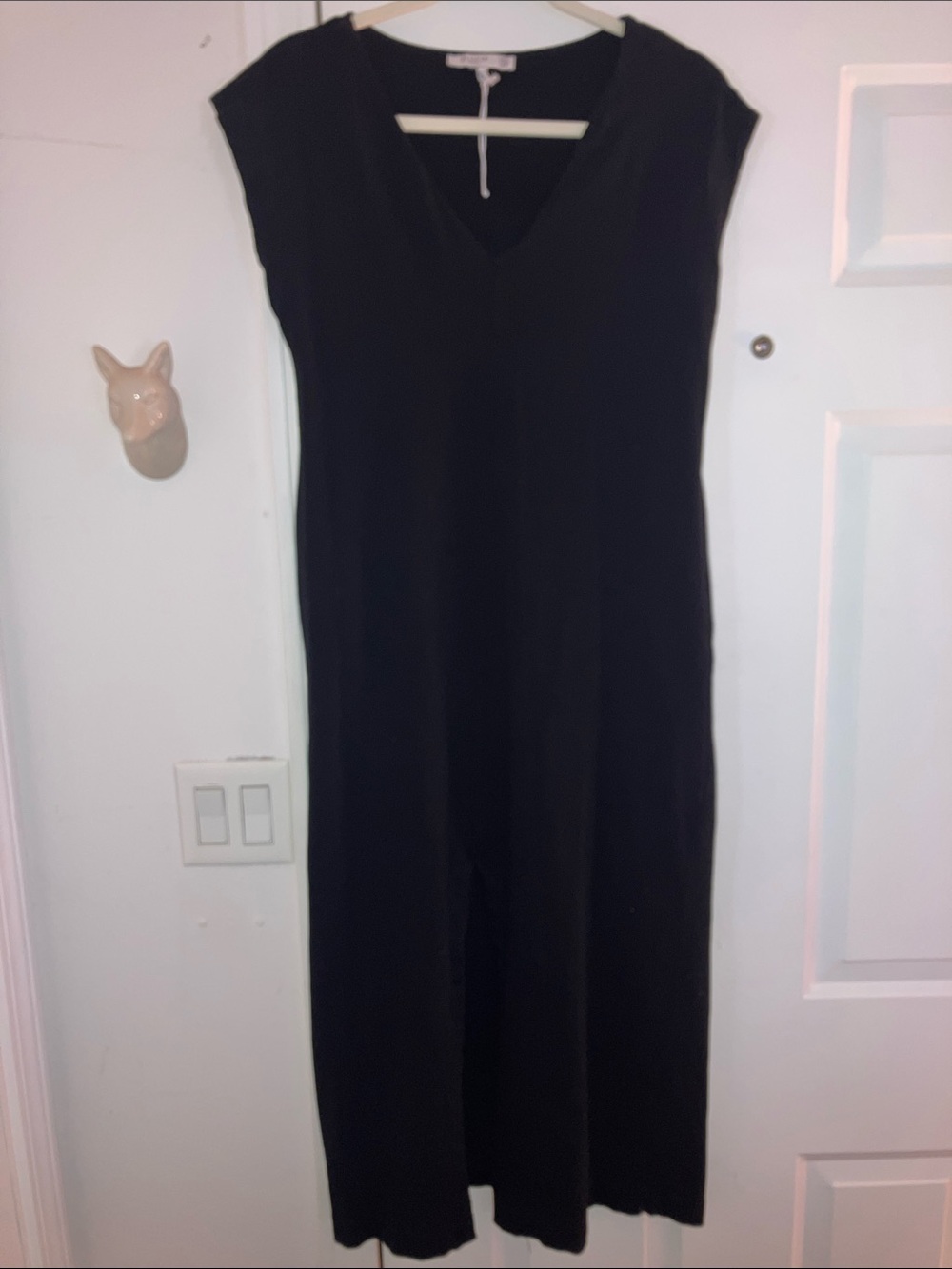 Decjuba D Luxe Black v neck front short sleeve dress front slit Sz US 8
